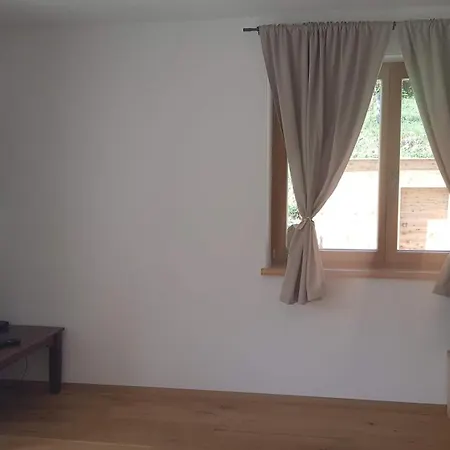 Apartment Larch House Cerklje na Gorenjskem