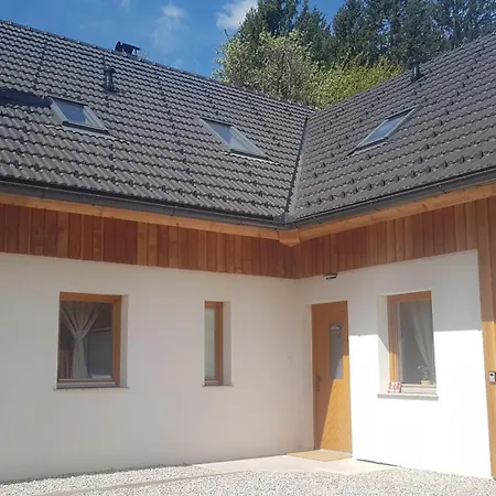 Apartament Larch House